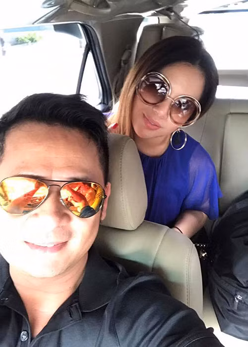 Trên trang cá nhân, Bằng Kiều vẫn thường xuyên cập nhật hình ảnh cuộc sống đời thường và công việc. Anh gần như không đả động đến chuyện tình cảm.