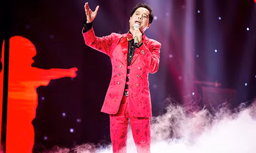 Vi sao Ngoc Son duoc “phong” “Ong hoang nhac sen”?