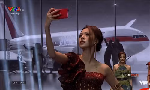 Hoc tro Lan Khue tro thanh quan quan The Face 2017-Hinh-2