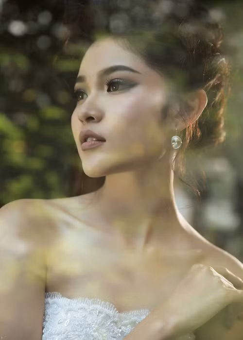 Thùy Dung là Á hậu 2 cuộc thi Hoa hậu Việt Nam 2016. Cô sinh năm 1996, cao 1m71, nặng 50 kg và có số đo ba vòng: 84-62-90. Ảnh: Dân Việt