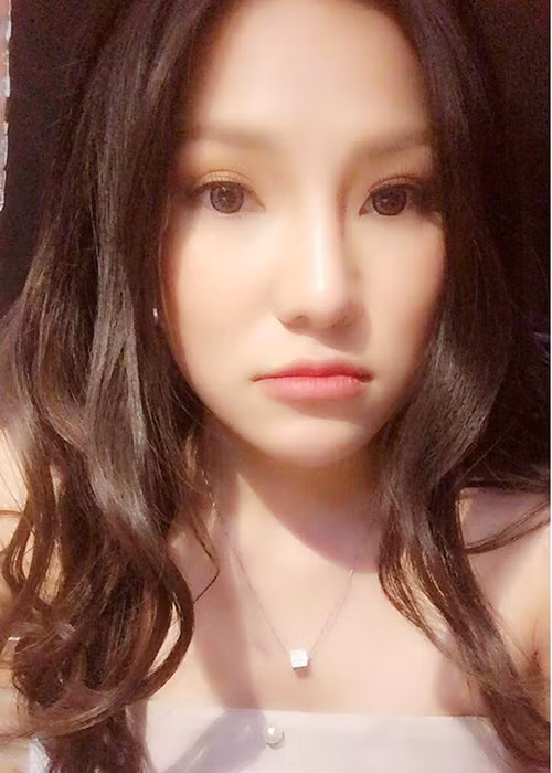 Cách đây không lâu, Lý Phương Châu mạnh tay chi hàng trăm triệu để dao kéo.