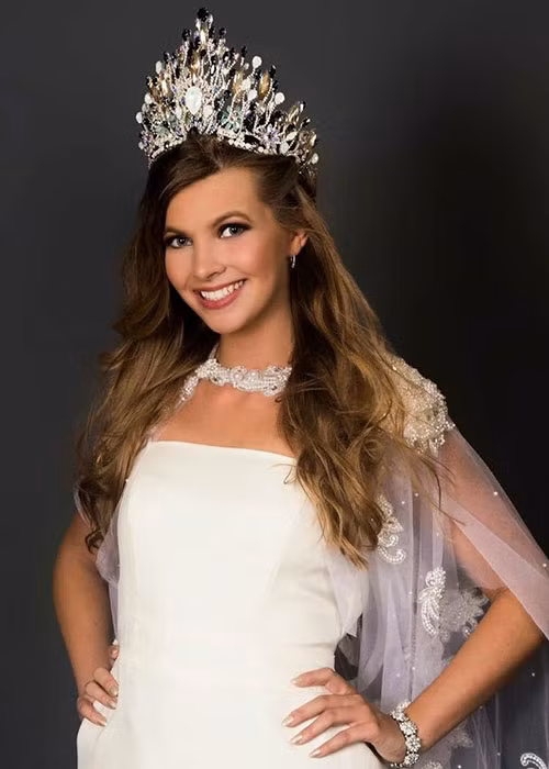 Philisantha Van Deuren vừa giành được vương miện Hoa hậu Thế giới Hà Lan 2017. Ảnh: Intagram nhân vật