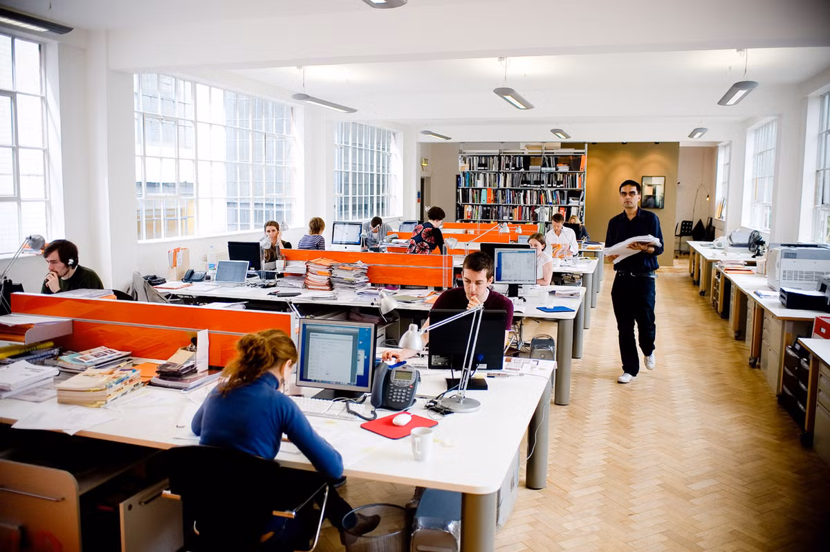 Việc ngồi chỉ nên chiếm khoảng 1/3 số thời gian còn lại đó, nghĩa là chỉ khoảng hơn 5 tiếng mỗi ngày, và không nên quá 6 tiếng. Ảnh minh họa: Internet