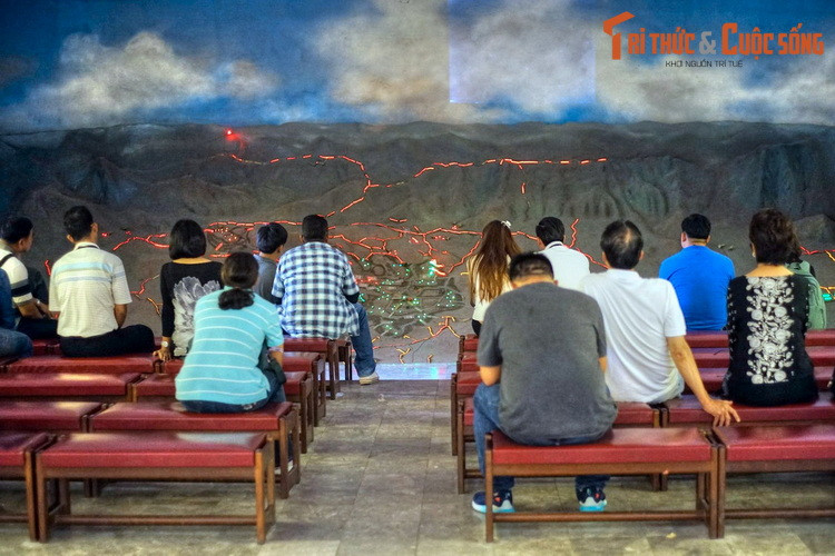 Trên bản đồ du lịch, Bảo tàng Lịch sử Quân sự Việt Nam đã trở thành một điểm tham quan hấp dẫn của thủ đô Hà Nội. Không chỉ thu hút khách trong nước, Bảo tàng đã đón hàng triệu lượt khách quốc tế đến từ khắp các châu lục.