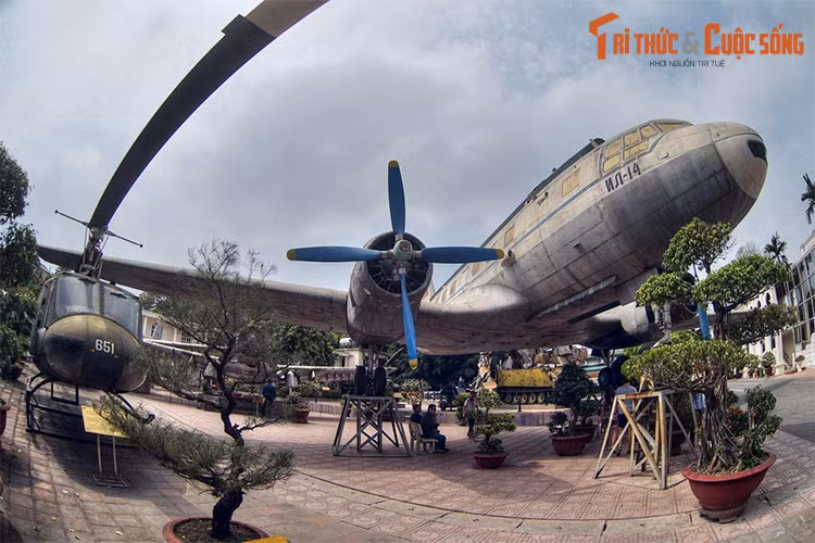 Trải qua quá trình xây dựng và phát triển, đến nay Bảo tàng sở hữu nhiều bộ sưu tập hiện vật có giá trị về lịch sử, văn hóa, khoa học, được chia làm hai khu vực bảo quản trong nhà và ngoài trời.