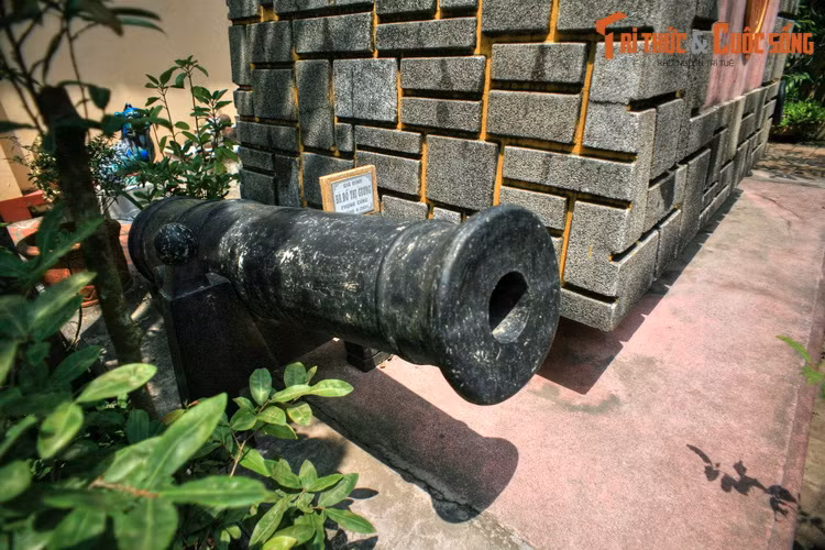 Hưởng ứng lời kêu gọi, các điền chủ lớn trong vùng đã góp tiền khôi phục lại ngôi miếu. Để nhà cầm quyền Pháp dễ dàng chấp nhận việc thờ cúng và tụ họp, miếu đã thờ thêm những thanh niên quê Vĩnh Long bị chết trận khi sang Châu Âu tham gia Thế chiến I.