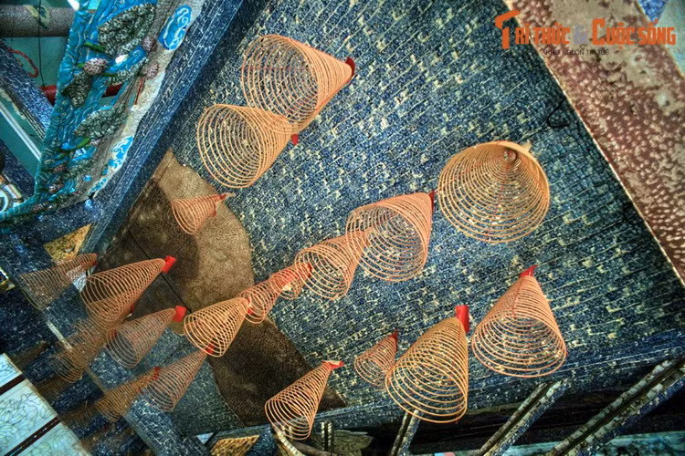 Sau năm 1975, hoạt động tín ngưỡng ở miếu không còn được duy trì, và nơi đây rơi vào cảnh hoang phế. Đến năm 1989, một doanh nhân người Việt gốc Hoa sống tại TP. HCM đã đứng ra bỏ tiền sửa sang, khôi phục lại hoạt động của miếu.