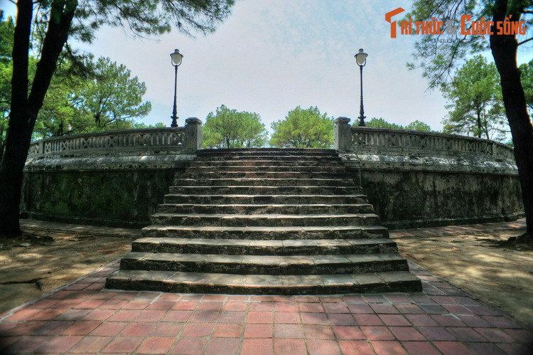 Đến kỳ Festival Huế năm 2004, lần đầu tiên sau gần 60 năm, Trung tâm Bảo tồn di tích Cố đô Huế đã phục dựng lại lễ tế Nam Giao ở đàn Nam Giao triều Nguyễn như một hoạt động trình diễn đặc sắc. Nghi lễ tiếp tục là điểm nhấn trong các mùa Festival Huế sau đó.