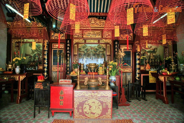 Về hoạt động, hội quán Phúc Kiến là nơi thờ Bà Thiên Hậu Thánh Mẫu và các vị thần bảo hộ về sông nước, tiền của, con cái, các vị tổ tiên. Đây cũng là nơi họp đồng hương và giúp đỡ lẫn nhau của cộng đồng người Phúc Kiến, những người đến Hội An sớm nhất và đông nhất.