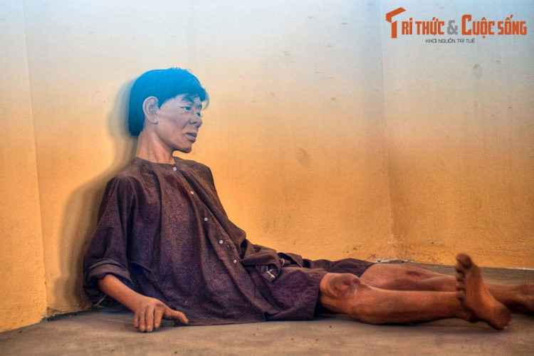 Tù nhân không được cấp phát quần áo, chăn chiếu, không được sở hữu cả các vật dụng cá nhân.