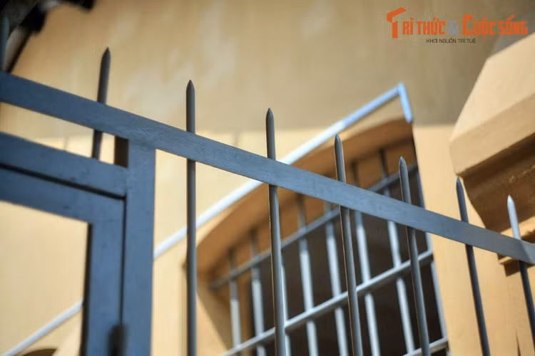 Sau năm 1954, Mỹ - Diệm cũng sử dụng và mở rộng thêm khám đường Tây Ninh. Những biện pháp tra tấn hiện đại kiểu Mỹ được áp dụng để truy bức tù nhân - không chỉ là tù nhân cách mạng mà có cả giới trí thức và những người chống đối chế độ tay sai Ngô Đình Diệm.