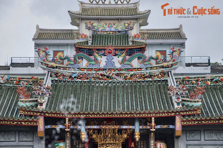 Trên phương diện mỹ thuật, hội quán Nghĩa An được coi là nơi hội tụ sự tinh hoa của nghệ thuật thư pháp, chạm đá, chạm gỗ, ghép mảnh sành sứ… ở Nam Bộ nửa cuối thế kỷ 19 – đầu thế kỷ 20.