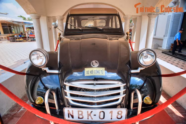 Chiếc xe hơi mà gia đình Công tử Bạc Liêu từng sử dụng ngày trước.