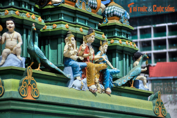 Đến giữa thế kỷ 20, do chiến tranh và các biến động kinh tế xã hội, cộng đồng người Ấn Độ nói chung và người Tamil nói riêng dần mai một ở Sài Gòn. Dù vậy, ngôi đền vẫn được gìn giữ và luôn có người trông nom.