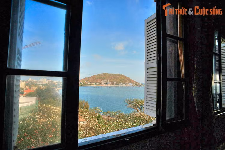 Ít năm sau cuộc đoàn viên, cựu hoàng Thành Thái vĩnh biệt thế gian vì già yếu và bệnh tật vào ngày 20/3/1954. Không rõ trong thời khắc ông ra đi, những người phụ nữ quan trọng nhất cuộc đời ông có ở bên cạnh hay không...