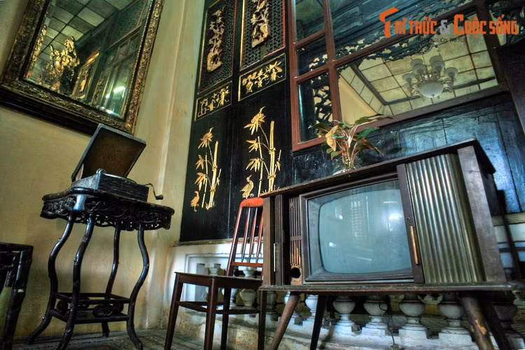 Câu chuyện tình buồn ấy về sau đã được Margueritte kể lại trong tác phẩm của mình - L’Amant (Người tình). Năm 1984, cuốn tiểu thuyết được xuất bản, gây tiếng vang lớn, được dịch ra 43 thứ tiếng trên thế giới và đoạt được giải thưởng Goncourt danh giá nhất của Pháp.