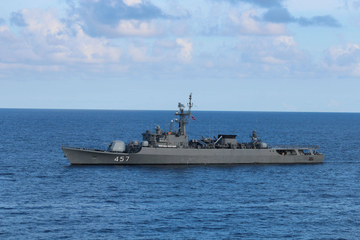 Ngoài ra nước này còn có trong tay cả khinh hạm Type 053 do Trung Quốc sản xuất và một loạt các loại tên lửa chống hạm tiêu biểu như C-802 cũng có xuất xứ từ Trung Quốc. Nguồn ảnh: MPICM.