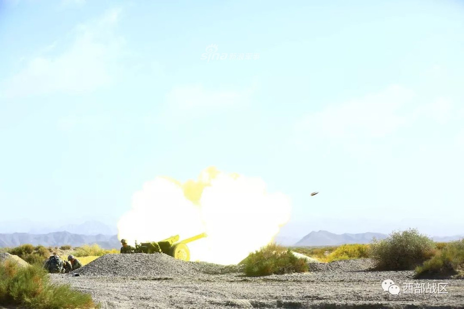 Pháo D-30 do Liên Xô thiết kế có khả năng bắn xa tối đa 15,5 km với đạn thường và lên tới 22 km khi sử dụng đạn tăng tầm. Nguồn ảnh: Weibu.