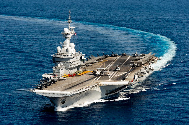 Cụ thể, tàu sân bay Nga chiếc Đô đốc Kuznetsov đã được đưa vào cảng nâng cấp từ quý một năm 2017 - nghĩa là tới nay đã trải qua hơn một năm nâng cấp giống với Charles de Gaulle của Pháp. Nguồn ảnh: CNBC.