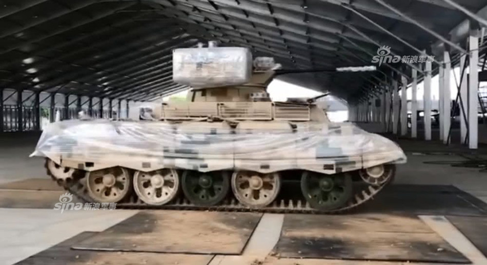 Nhiều cư dân mạng Trung Quốc khẳng định, xe chiến đấu hỗ trợ tăng của nước này được xây dựng giống như cách Nga đã cải biên khung gầm T-72 thành xe chiến đấu hỗ trợ tăng BMPT-72 - biệt danh Kẻ huỷ diệt. Ảnh: Kẻ Huỷ Diệt của Nga được xây dựng từ khung gầm T-72. Nguồn ảnh: Sina.