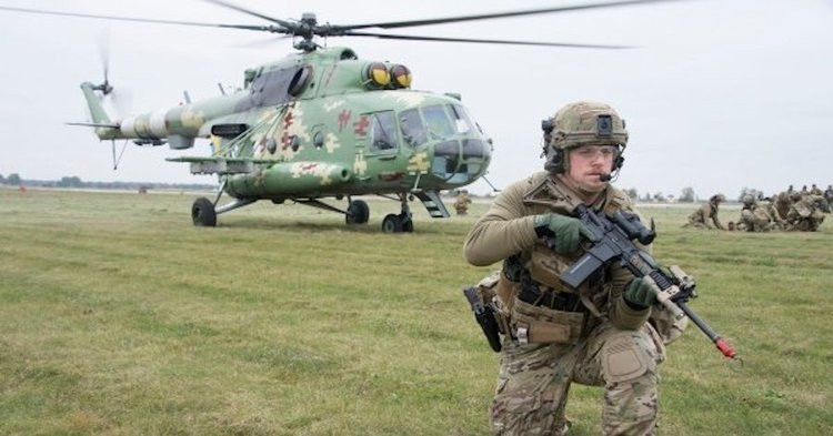 Không quân cũng là một phần không thể thiếu được của sức mạnh quân sự của Mỹ ở khắp mọi nơi trên thế giới. Từ năm 2018, Không quân Mỹ bắt đầu tập trận tại Ukraine với cuộc tập trận Clear Sky 2018 đa quốc gia được Kiev tổ chức. Nguồn ảnh: BI.