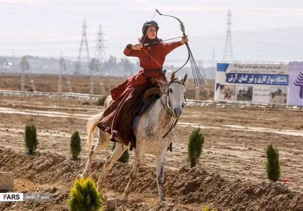Do đang bị cấm vận, có rất ít chuyến bay thương mại tới đất nước hồi giáo này, phần lớn các vận động viên tham dự phải đi vòng tới Malaysia sau đó mới có thể bay thẳng tới Iran hoặc đi vòng qua các nước lân cận ở Iran. Ảnh: Fars.