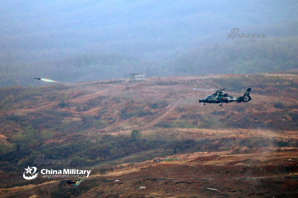 Diễn ra ở vùng nói phía Đông Nam tỉnh Phúc Kiến, cuộc tập trận này bao gồm nhiều khoa mục tấn công mục tiêu ở những vị trí khó, đòi hỏi phi công phải có kỹ năng bay thành thạo trước khi lấy được góc tiếp cận mục tiêu chính xác. Nguồn ảnh: Sina.