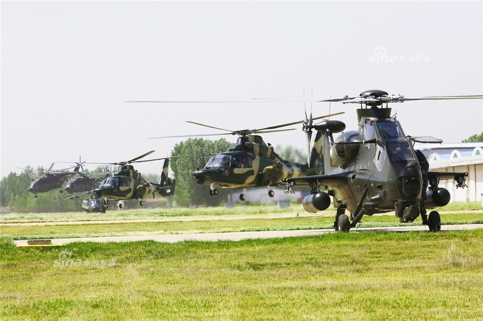 Dàn trực thăng tham gia tập trận tại Phúc Kiến vừa rồi với những loại trực thăng Z-10, Z-19 và Z-8 vận tải. Nguồn ảnh: Sina.