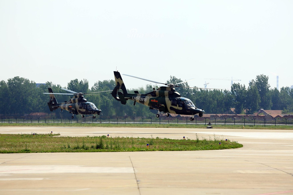 Z-19 là phiên bản cải tiến sâu của trực thăng Harbin Z-9W (giống với cách người Mỹ từng cải tiến UH-1 thành Bell AH-1). Z-19 được Trung Quốc xếp vào loại trực thăng vũ trang kèm tính năng tuần tra, thám sát. Nguồn ảnh: Sina.