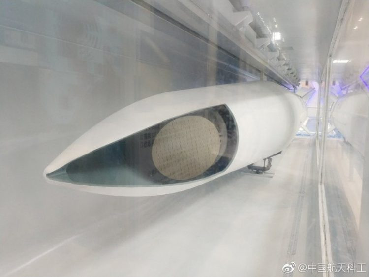 Loại tên lửa này được thiết kế với hệ thống radar quét mảng độc lập, cho phép nó tự tìm kiếm mục tiêu trên đường bay bất kể còn hay không còn tín hiệu điều khiển từ bệ phóng. Nguồn ảnh: Defenceblog.