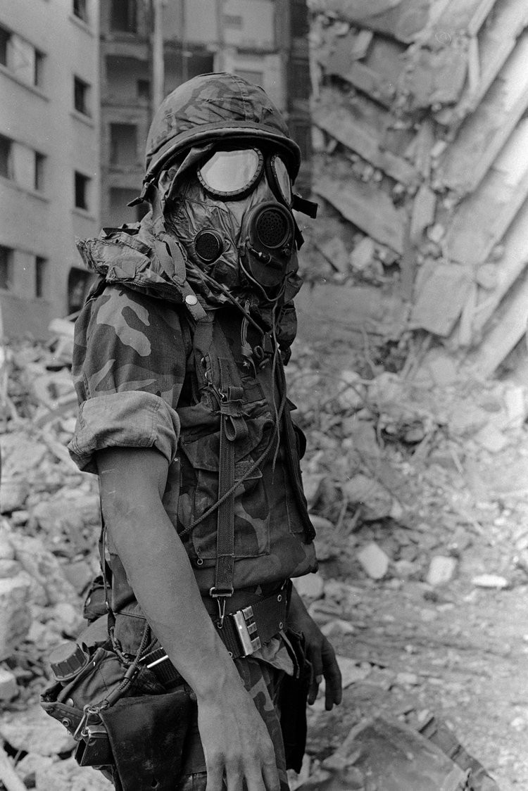 Năm 1983, Đại sứ quan Mỹ ở Beirut bị đánh bom gây ra vụ thương vong lớn bậc nhất của Thuỷ quân Lục chiến Mỹ khi lực lượng này mất tới gần 200 lính chỉ trong vỏn vẹn hai cuộc đánh bom liều chết. Nguồn ảnh: BI.