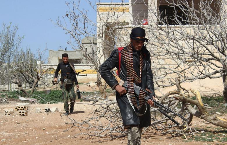 Tiểu đoàn al-Ezza là một trong những đơn vị khá nổi tiếng của khủng bố IS, tiểu đoàn này thậm chí còn cho đăng tải thương vong của chúng sau khi tham chiến ở Tal al-Melh lên trang web của riêng mình. Ảnh: Sana.