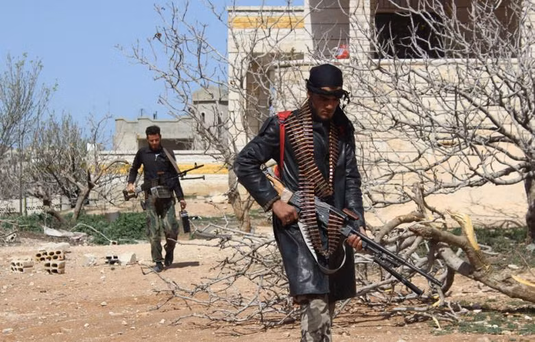 Tiểu đoàn al-Ezza là một trong những đơn vị khá nổi tiếng của khủng bố IS, tiểu đoàn này thậm chí còn cho đăng tải thương vong của chúng sau khi tham chiến ở Tal al-Melh lên trang web của riêng mình. Ảnh: Sana.