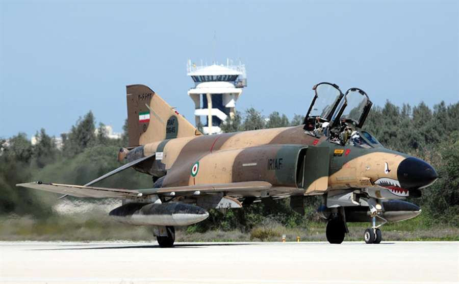 Thậm chí theo thông tin được Aviationist đăng tải hồi tháng 10/2013, các chiến đấu cơ F-4 của Iran còn có khả năng triển khai tên lửa hành trình Qader do nước này tự sản xuất. Nguồn ảnh: Sina.