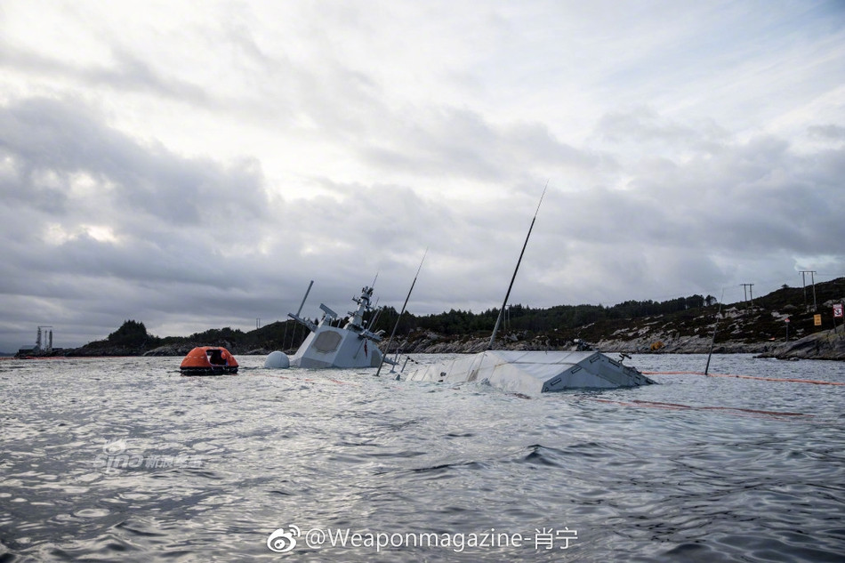 Kết hợp với việc gần như toàn bộ hệ thống điện, điện tử trên tàu đã bị ngâm nước hàng tuần trời và dự kiến sẽ phải ngâm nước thêm cả tháng nữa trước khi KNM Helge Ingstad được trục vớt thì rất có thể, khu trục hạm này sẽ khó có thể quay trở lại hoạt động trong Hải quân Na Uy được nữa. Nguồn ảnh: Sina.