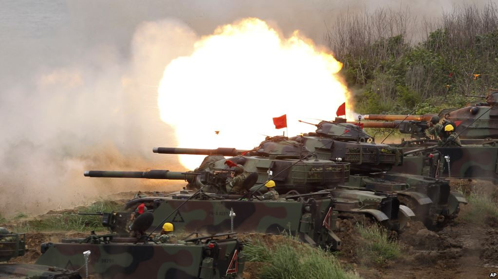 Trong tác chiến chống đổ bộ hiện đại, sức mạnh của xe tăng không được đánh giá cao. Chính vì vậy, thay vì tập trung vào phát triển lực lượng xe tăng, Đài Loan có thể chỉ cần tập trung vào không quân và hải quân là đủ. Nguồn ảnh: Taiwannews.