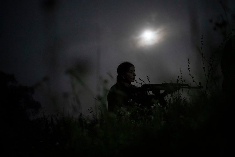 Dù dành cho thanh thiếu niên, các trại huấn luyện này cũng có cường độ cực kỳ cao và khiến không ít cô cậu bé đang ở độ tuổi đi học phải khóc hết nước mắt vì mệt mỏi và căng thẳng. Nguồn ảnh: BI.