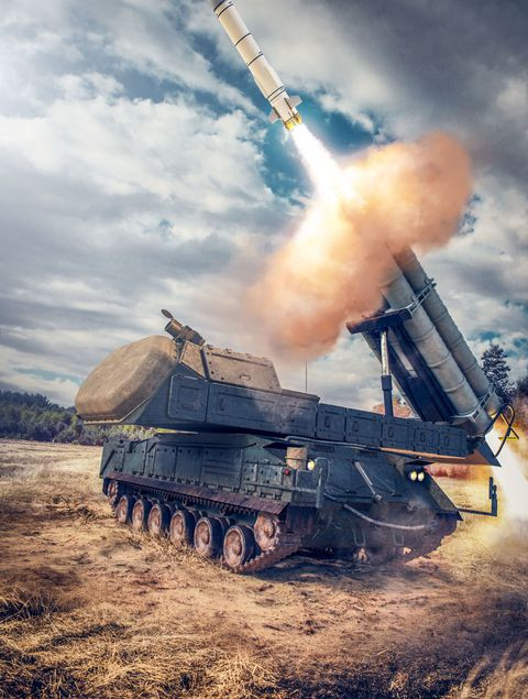 Kèm theo đó là khả năng theo dõi cùng lúc 18 mục tiêu - vượt trội hơn rất nhiều lần so với Buk-M2E khi tổ hợp này chỉ bắt được cùng lúc 8 mục tiêu. Nguồn ảnh: Pinterest.