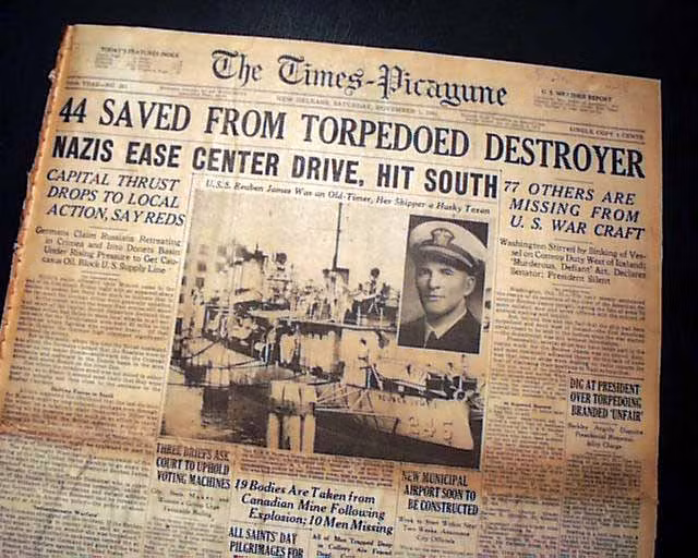 Tổng cộng chỉ có 44 thuỷ thủ sống sót được tìm thấy. Các tàu vận tải của Anh cũng chịu thiệt hại nặng trong cuộc tấn công này. Tàu ngầm Đức mang số hiệu U-552 và thực tế thì chiếc U-552 chỉ vô tính bắn trúng tàu hộ tống USS Reuben James vì lúc này tàu khu trục này vẫn treo cờ Mỹ và người Đức hoàn toàn không muốn người Mỹ có thêm cớ để nhảy vào cuộc chiến. Nguồn ảnh: Warhistoryonline.