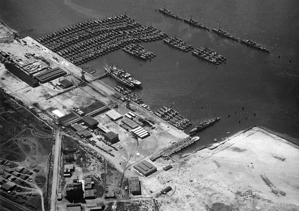 Các khu trục hạm lớp Clemson được trang bị hoả lực có phần khá sơ sài, chỉ 4 khẩu pháo 102mm, 1 khẩu pháo phòng không 76mm và 12 óng phóng ngư lôi cỡ 533 mm. Nguồn ảnh: Warhistoryonline.