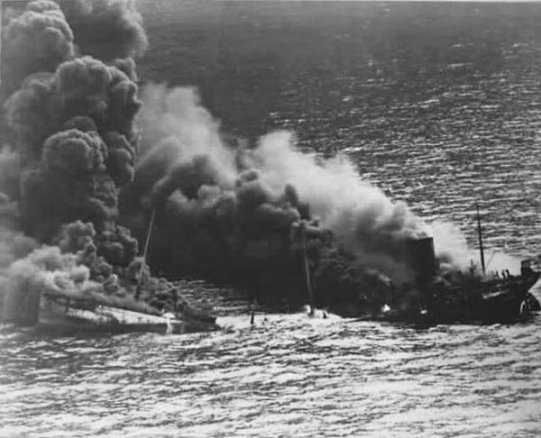 Ban đầu, nhiệm vụ của Khu trục hạm USS Reuben James là phục vụ ở ngoài khơi biển Địa Trung Hải, trợ giúp người tị nạn và thu thập thông tin tình báo. USS Reuben James cũng đã từng chở rất nhiều người nhập cư từ châu Âu tới Mỹ. Nguồn ảnh: Warhistoryonline.