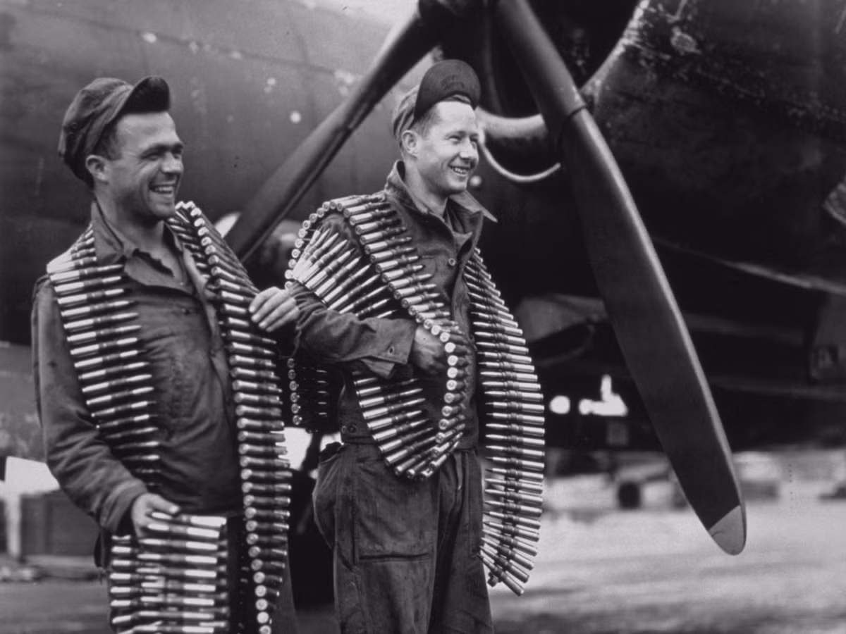 Binh linh cac cuong quoc quan su 100 nam truoc trong nhu the nao?