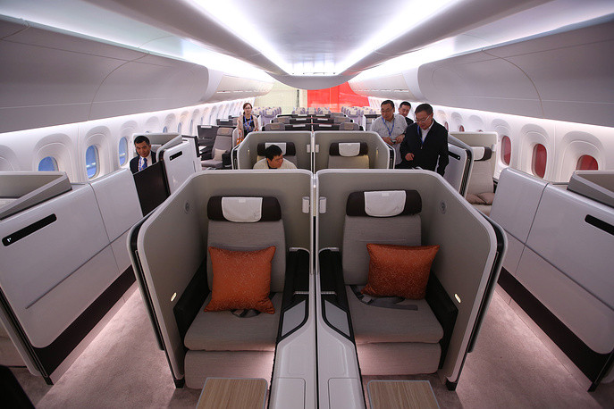 CR929 là sản phẩm kết hợp giữa Trung Quốc và Nga, toàn bộ chương trình nghiên cứu và hoàn thiện CR929 tốn tới 13 tỷ USD. Ảnh: Khoang hành khách trên chiếc CR929. Nguồn ảnh: TASS.