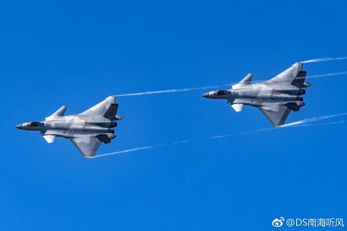 Báo chí Trung Quốc từng tự hào tuyên bố nước này đã hoàn thiện động cơ WS-15 cùng với bốn dây chuyền sản xuất J-20. Dự kiến từ năm 2019 trở đi, Trung Quốc sẽ lắp ráp toàn bộ chiến đấu cơ tàng hình J-20 với động cơ nội địa WS-15. Nguồn ảnh: Weibo.