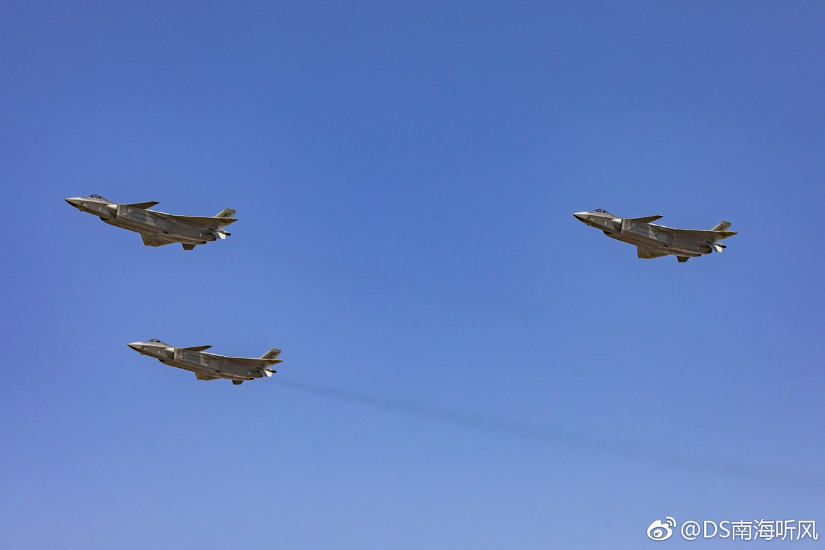 Triển lãm Hàng không Quốc tế Chu Hải 2018 hiện đang diễn ra ở Chu Hải, Trung Quốc đang thu hút được rất nhiều sự quan tâm rất lớn của giới quan sát quốc tế. Đặc biệt, trong triển lãm này, người hâm mộ rất kỳ vọng Trung Quốc sẽ cho trưng bày động cơ WS-15 - động cơ phản lực được Trung Quốc tự chế tạo dảnh riêng cho tiêm kích J-20. Nguồn ảnh: Weibo.