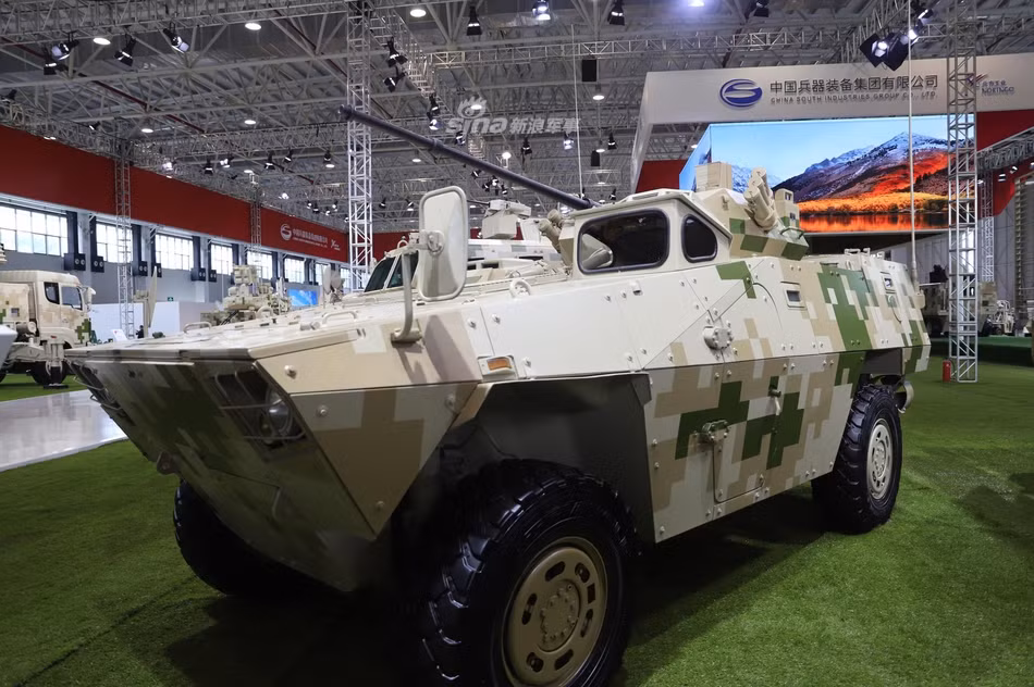 Dựa vào cảm quan nhìn từ bên ngoài có thể thấy xe cần tối thiểu kíp chiến đấu ba người bao gồm một lái xe, một xạ thủ và một trưởng xa. Nguồn ảnh: Sina.