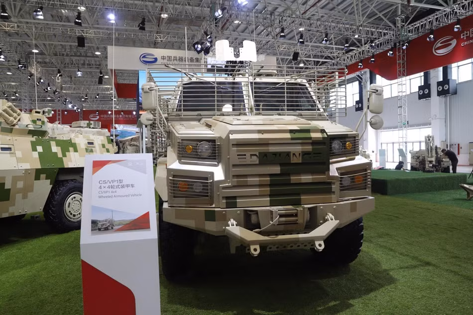 Tiếp đến là CS/VP1. Đây cũng là một thiết giáp khác có hệ thống dẫn động 4x4 được thiết kế phục vụ riêng cho nhiệm vụ vận tải. Nguồn ảnh: Sina.