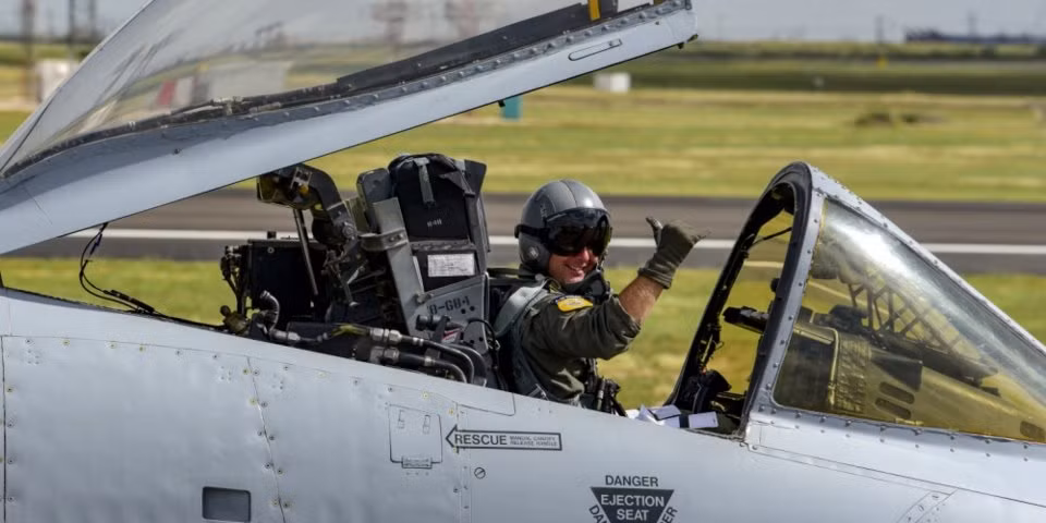 Theo thông tin mới nhất được Business Insider đăng tải, Không quân Mỹ sẽ sớm gắn hệ thống âm thanh vòm 3D lên các máy bay cường kích A-10. Tất nhiên là việc trang bị hệ thống âm thanh vòm này lên A-10 không phải nhằm mục đích giải trí như chúng ta hay sử dụng ở nhà. Nguồn ảnh: BI.