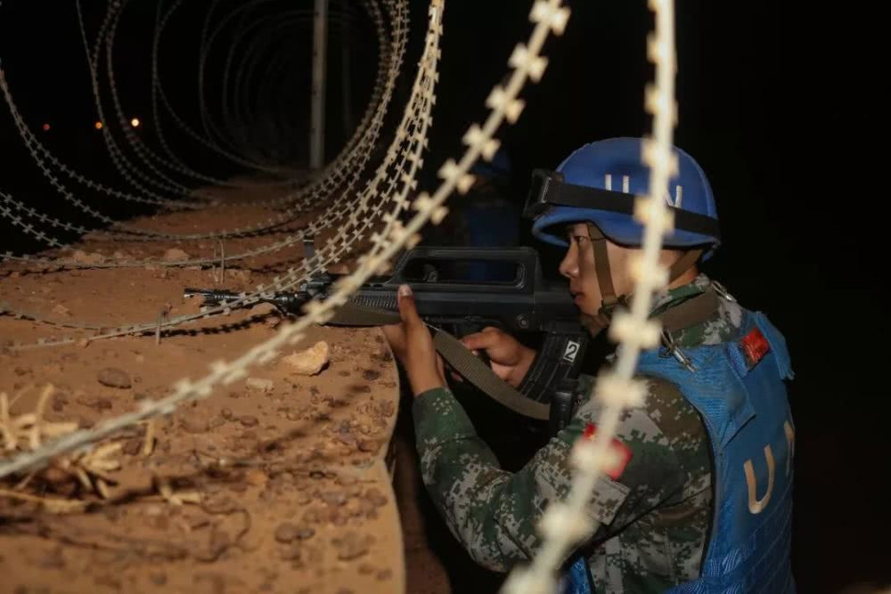 Nhiệm vụ gìn giữ hoà bình ở châu Phi là một trong những nhiệm vụ hết sức khó khăn, hiện tại Trung Quốc đang có vài trăm lính gìn giữ hoà bình đóng quân tại Mali - một trong những quốc gia bất ổn nhất ở châu Phi. Nguồn ảnh: QQ.