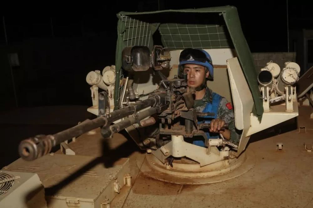 Các loại khí tài hàng nặng được quân đội Trung Quốc mang tới Mali để phục vụ hoạt động gìn giữ hoà bình tại đây. Nguồn ảnh: QQ.